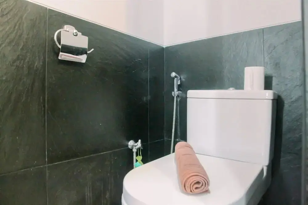 Джакарта: 3BR Apartment at 1 Park Residences with Private Lift