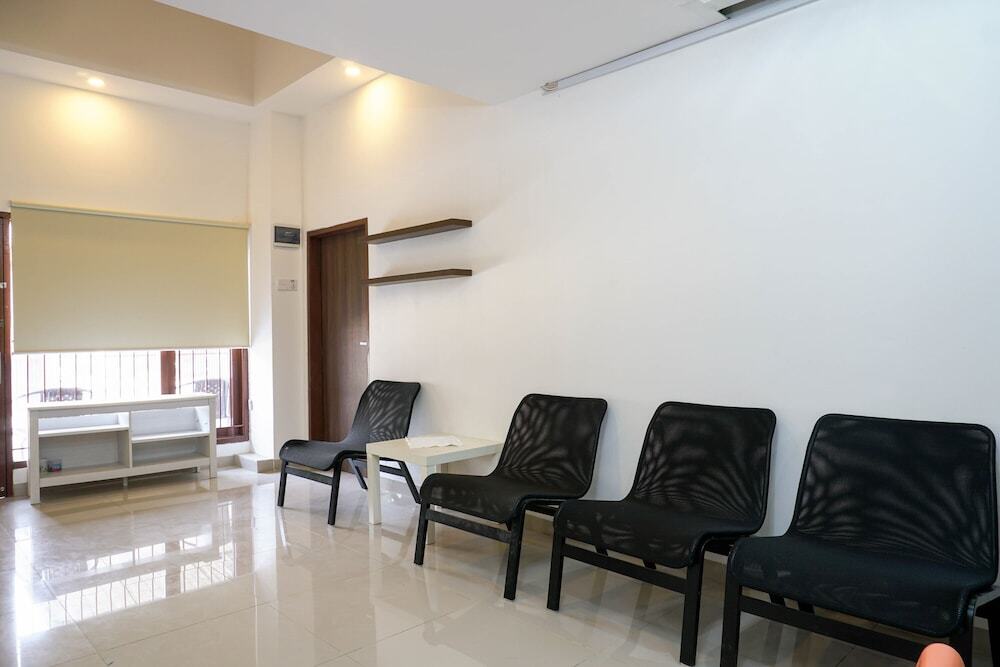 Джакарта: Minimalist Studio 1st Floor at Meruya 8 Puri Kembangan
