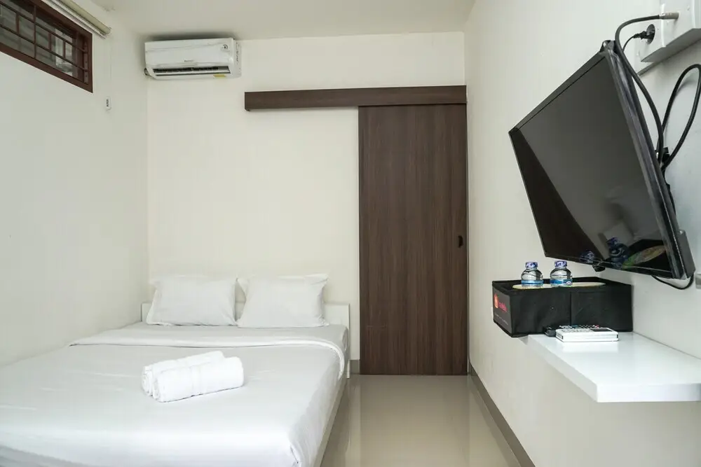 Тангеранг: Spacious Studio 2nd Floor at Meruya 8 Puri Kembangan
