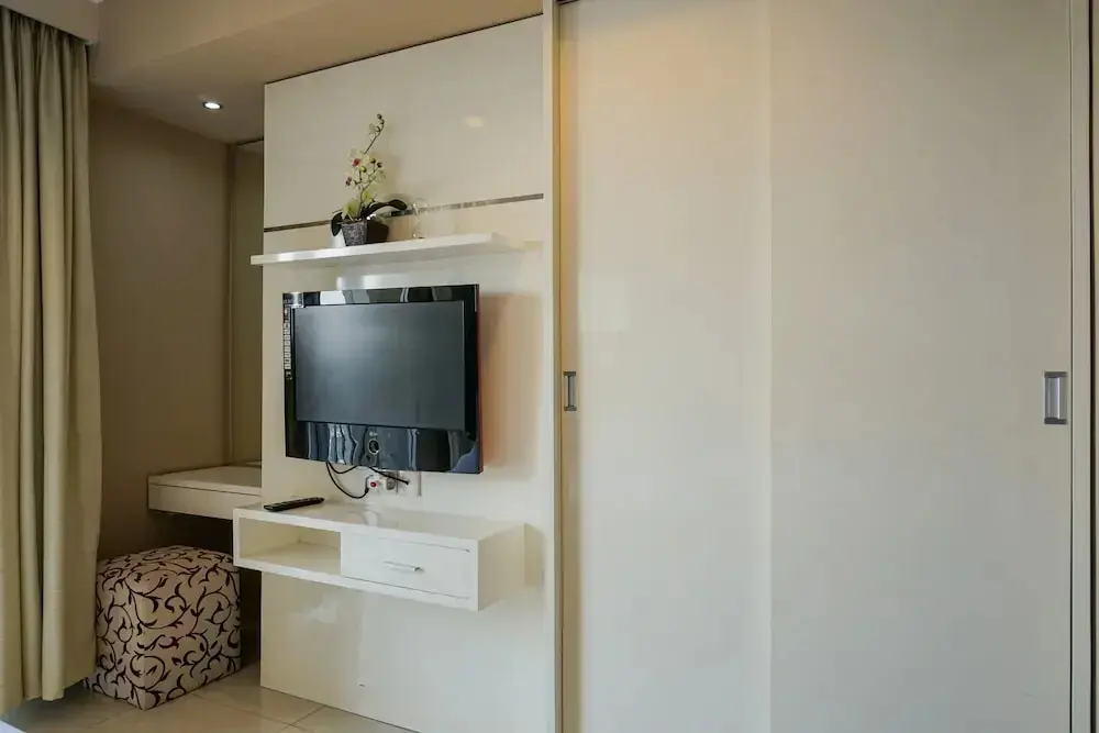 Бандунг: Trendy & Relaxing 2BR at The Suite Metro Apartment