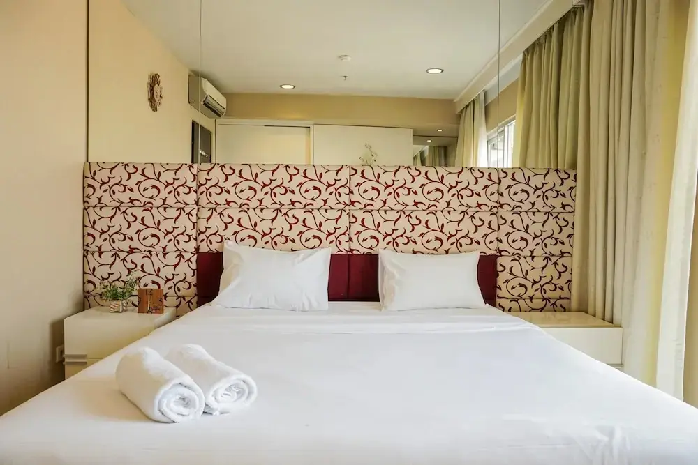Бандунг: Trendy & Relaxing 2BR at The Suite Metro Apartment
