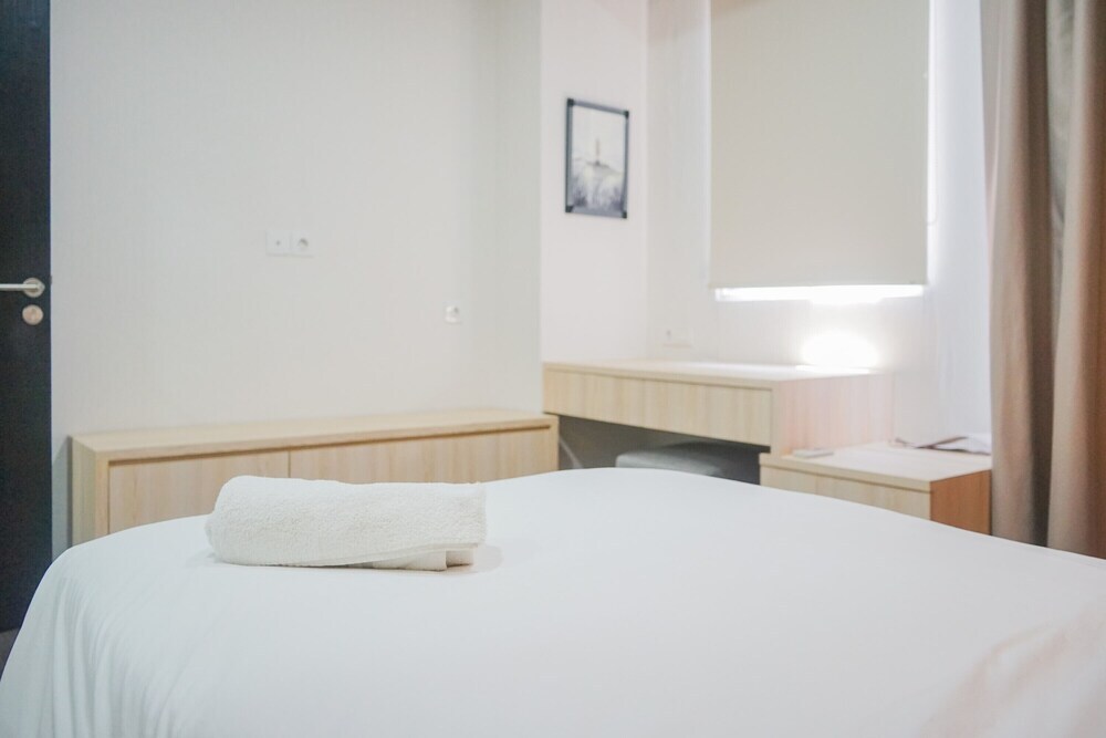 Джакарта: Elegant 3BR Apartment at Bellevue Suites