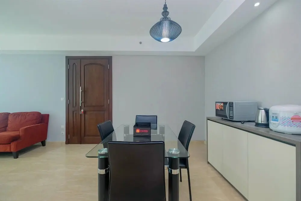 Джакарта: Gorgeous 2BR at Kemang Village Apartment