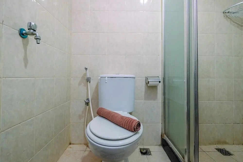 Джакарта: Best and Prime Location 1BR The Wave Apartment