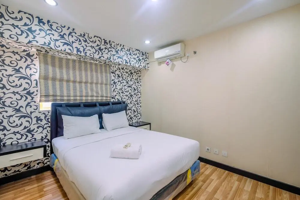 Джакарта: Best and Prime Location 1BR The Wave Apartment