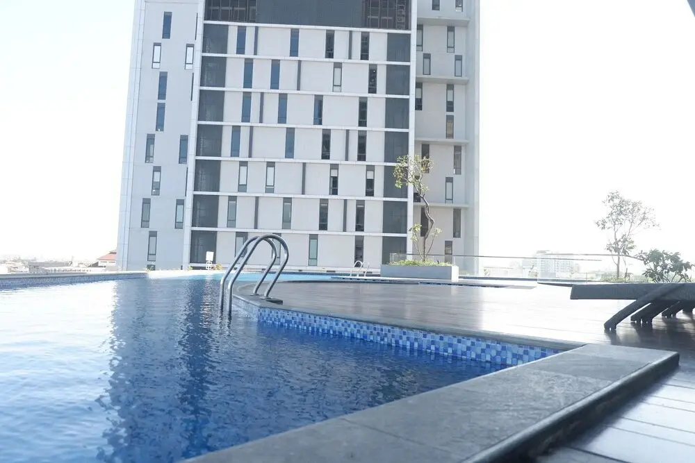 Сурабая: 1BR Apartment The Linden Connected to Marvell City Mall