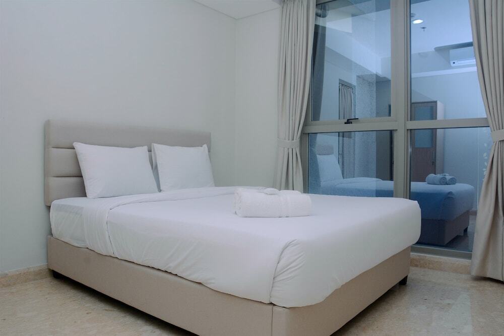 Джакарта: Spacious 3BR Gold Coast Apartment near Shopping PIK Avenue