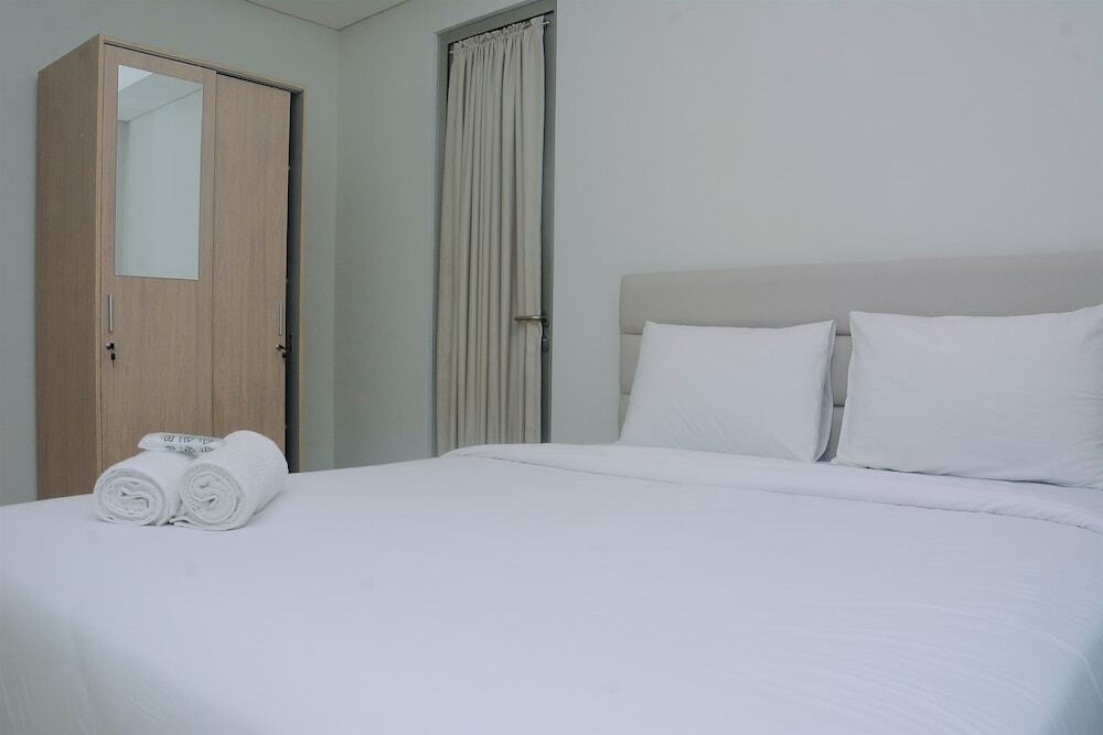 Джакарта: Spacious 3BR Gold Coast Apartment near Shopping PIK Avenue