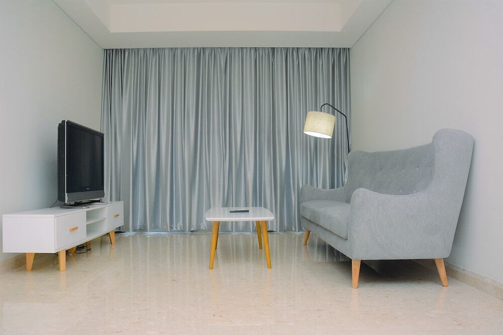 Джакарта: Spacious 3BR Gold Coast Apartment near Shopping PIK Avenue