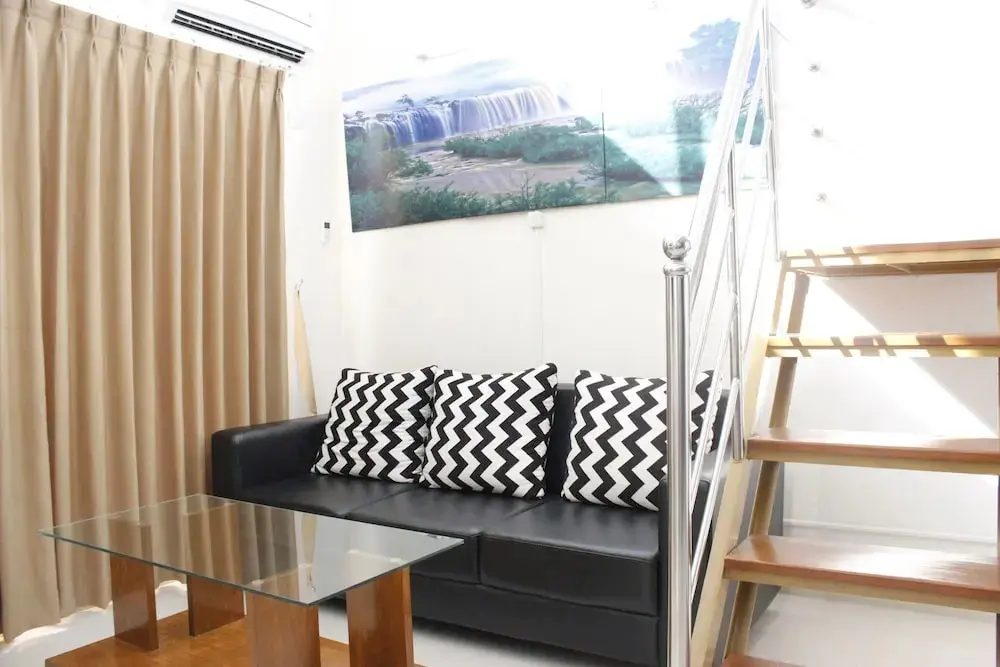 Бандунг: Loft Studio Apartment @ Galeri Ciumbuleuit 3 near Dago
