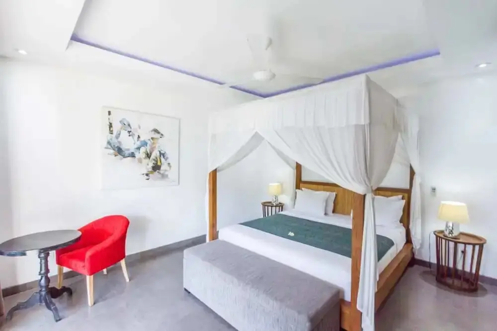 Кута: Colorful Private Villa 3 BR, Seminyak With Staff