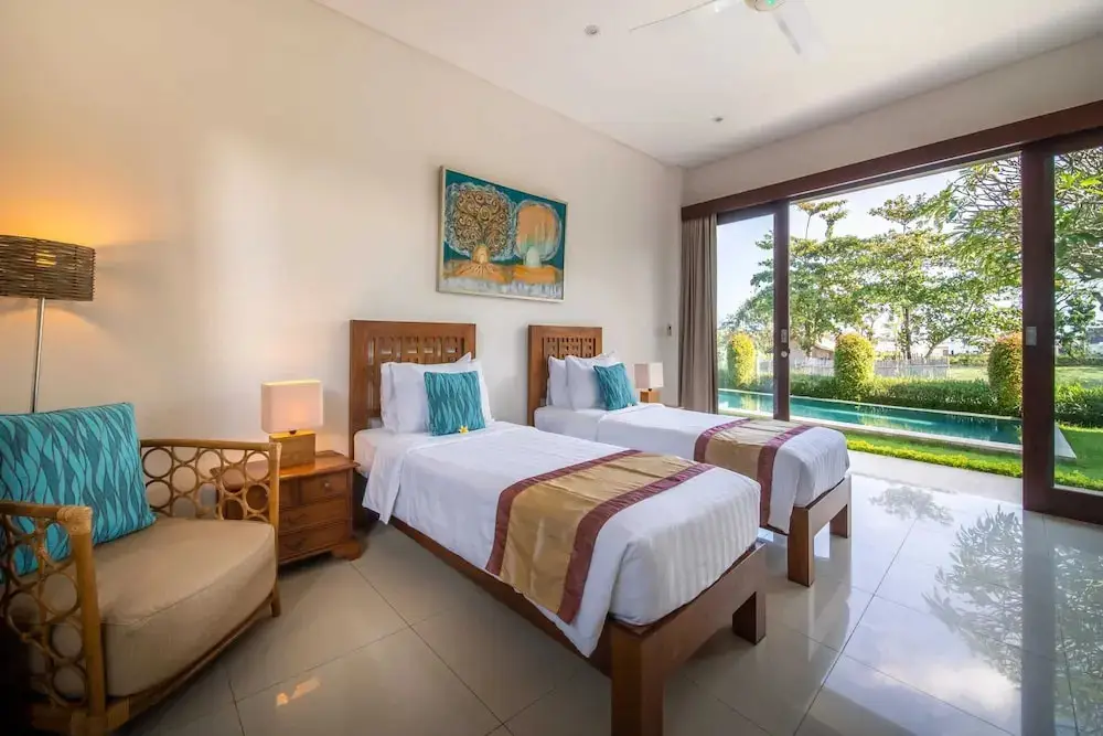 Чангу: Peaceful Private Villa, 3 BR, Canggu With Staff