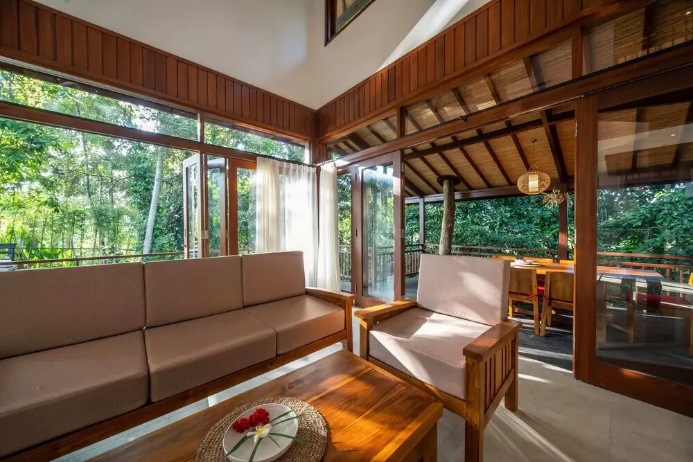 Убуд: Jungle Wooden Villa, 3 BR, Ubud With Staff