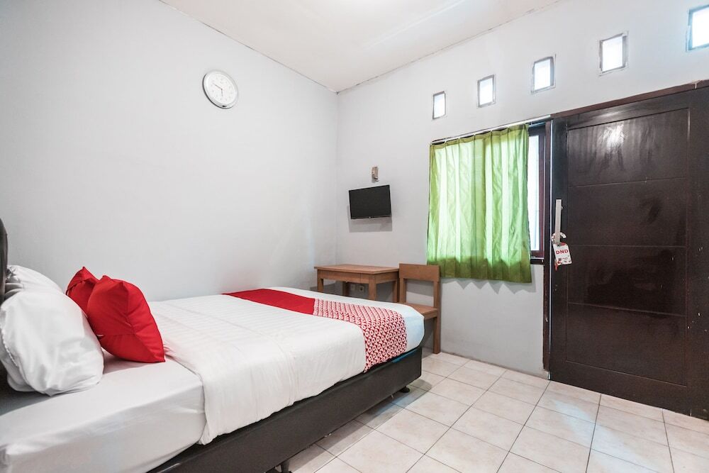 Бекаси: OYO 1756 Amira Guest House