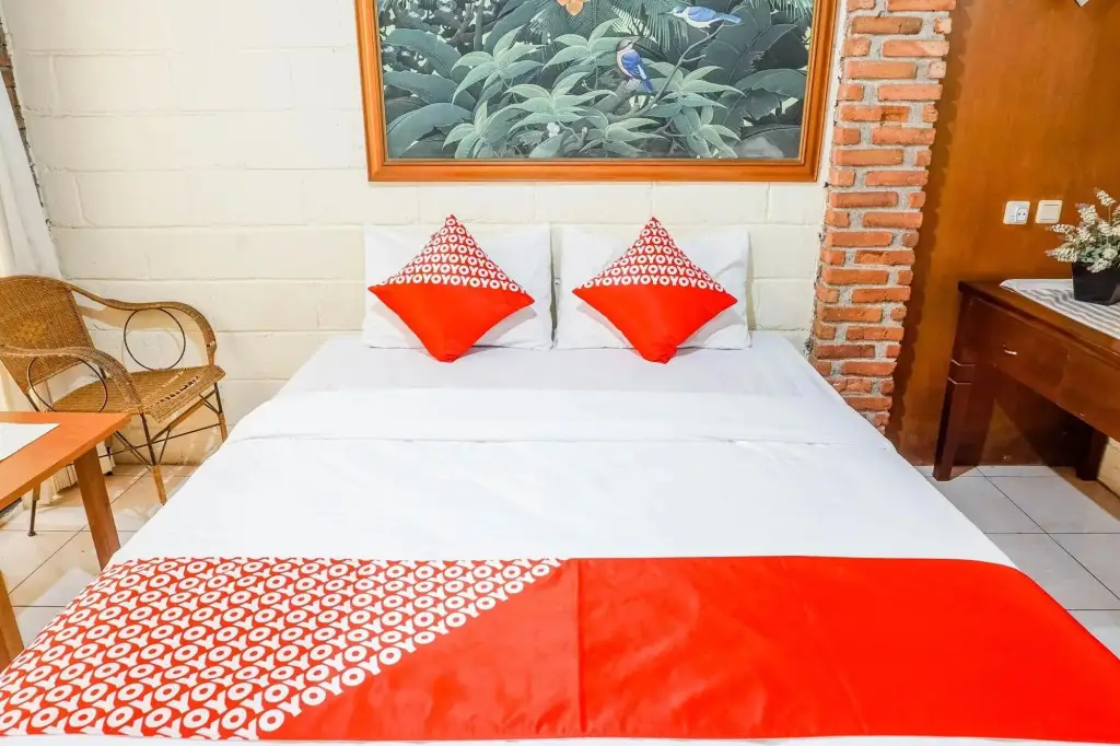 Лембанг: Hotel Cemara Asri by OYO Rooms