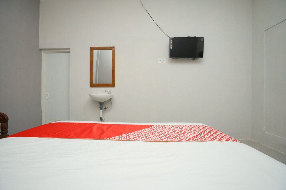 Проболинго: Nindy Homestay by OYO Rooms