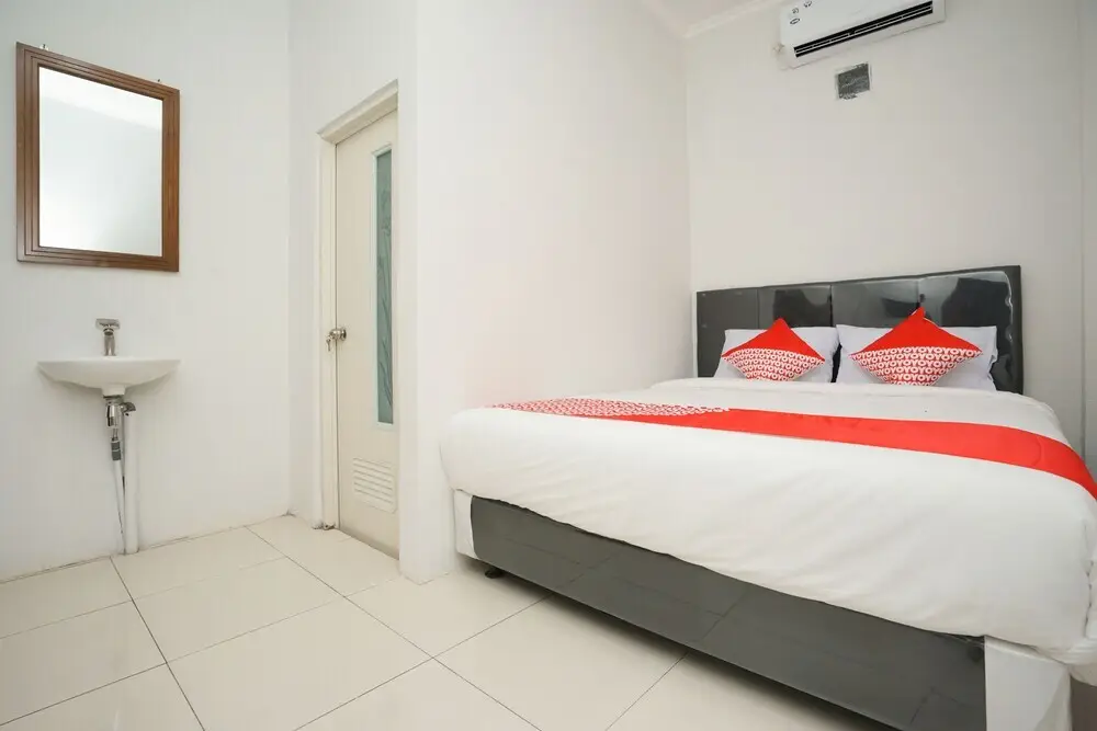 Проболинго: Nindy Homestay by OYO Rooms