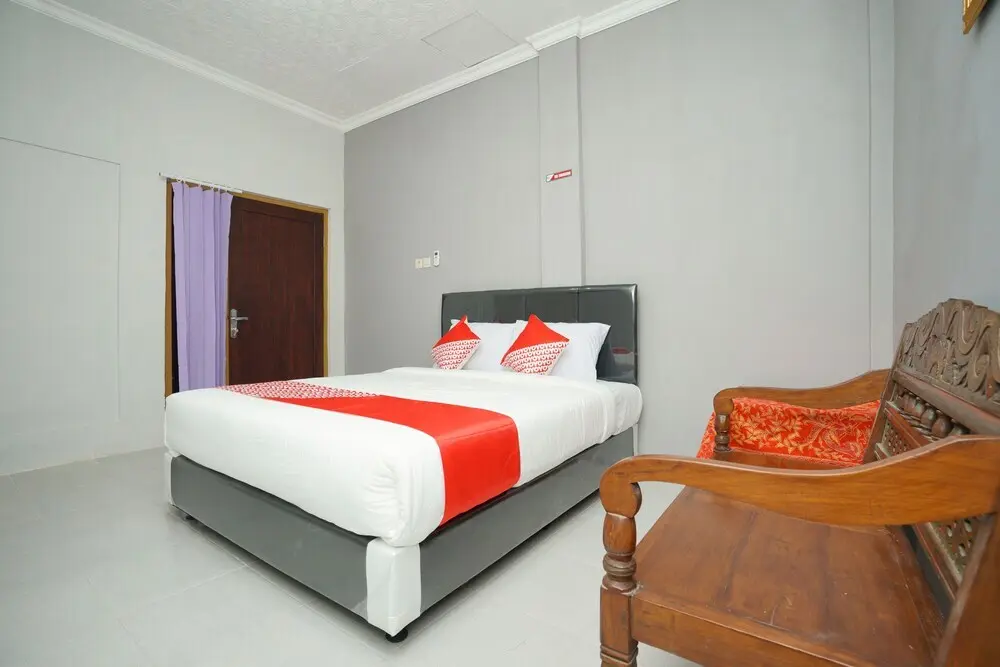 Проболинго: Nindy Homestay by OYO Rooms