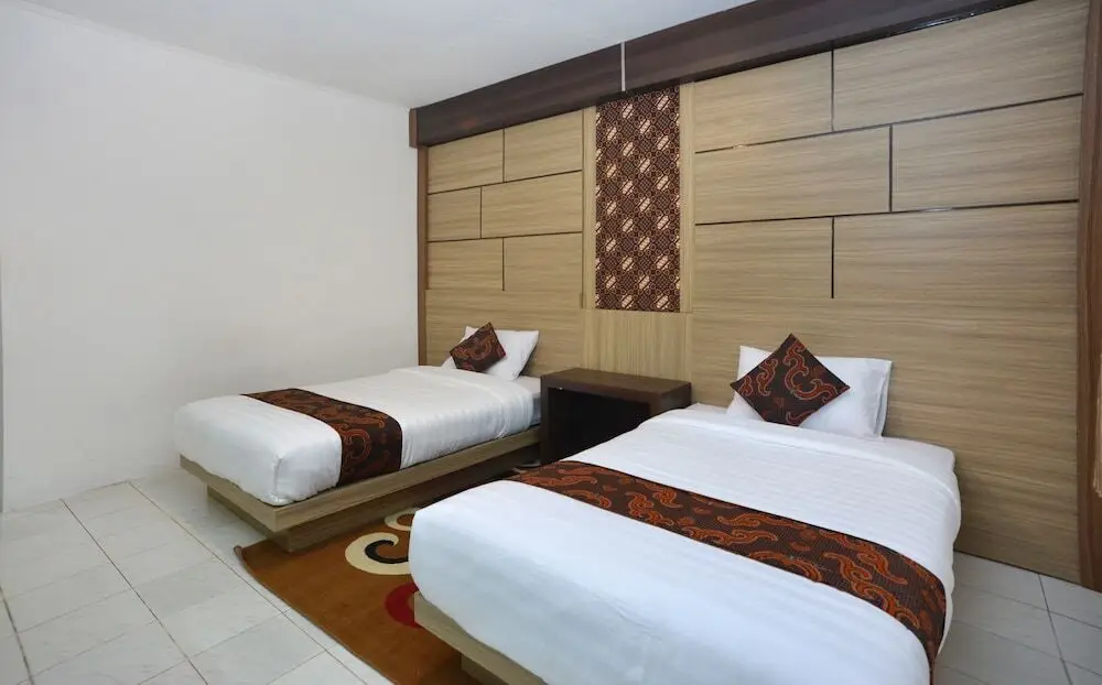 Джокьякарта: Hotel Bhinneka By OYO Rooms