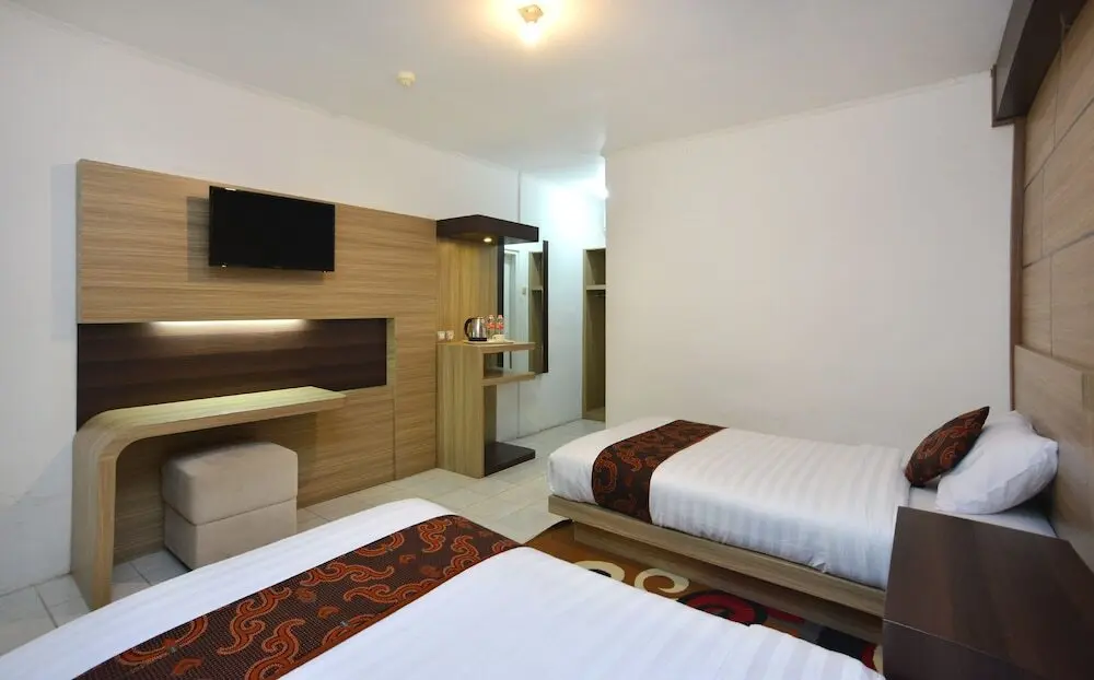 Джокьякарта: Hotel Bhinneka By OYO Rooms