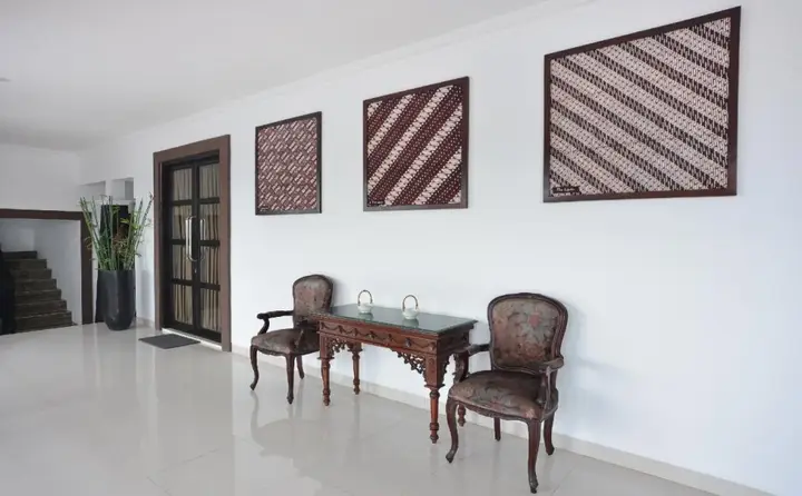 Батуретно: The Edwin Syariah By OYO Rooms