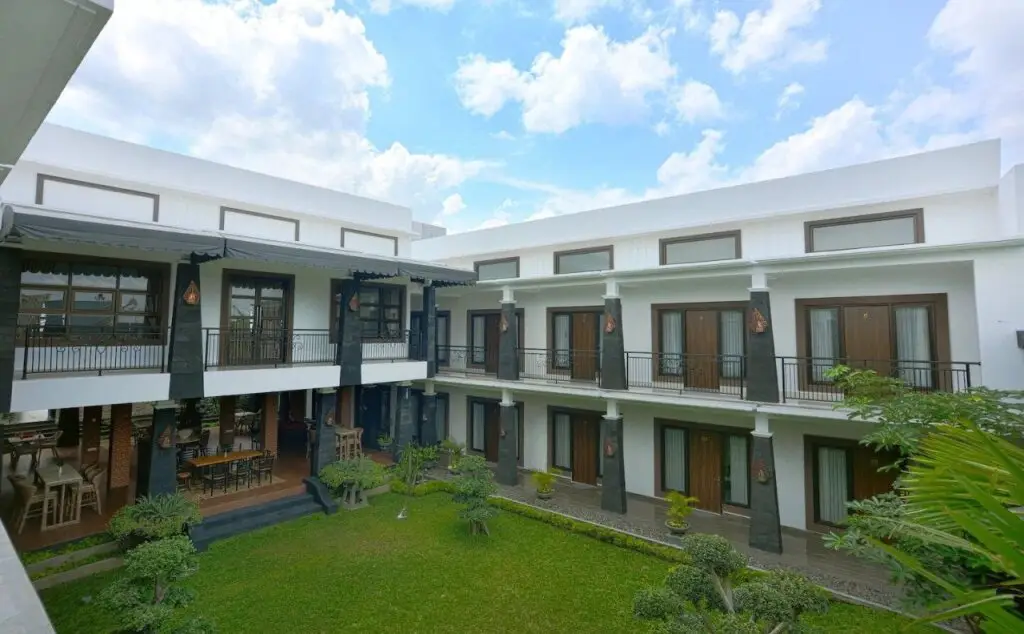 Батуретно: The Edwin Syariah By OYO Rooms