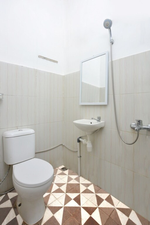 Джокьякарта: Elga Sastro Inn By OYO Rooms