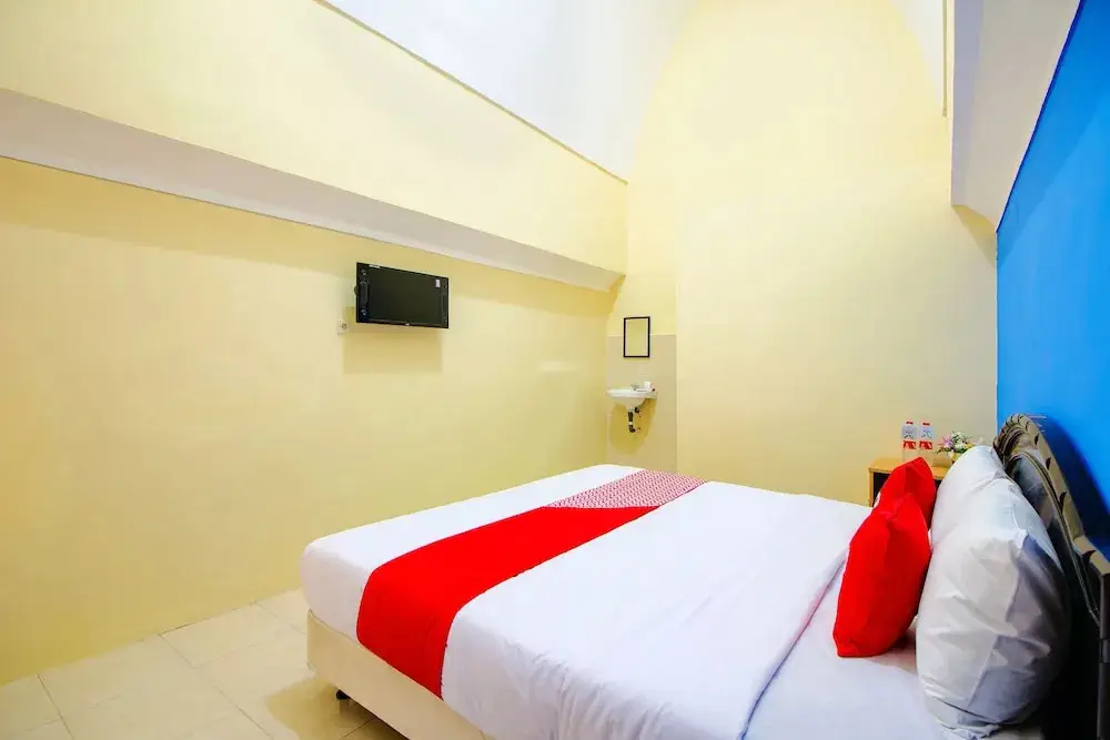 Депок: Grand Monica by OYO Rooms