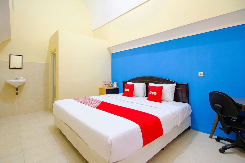 Депок: Grand Monica by OYO Rooms