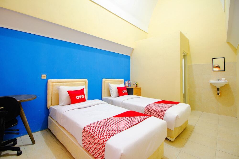 Депок: Grand Monica by OYO Rooms