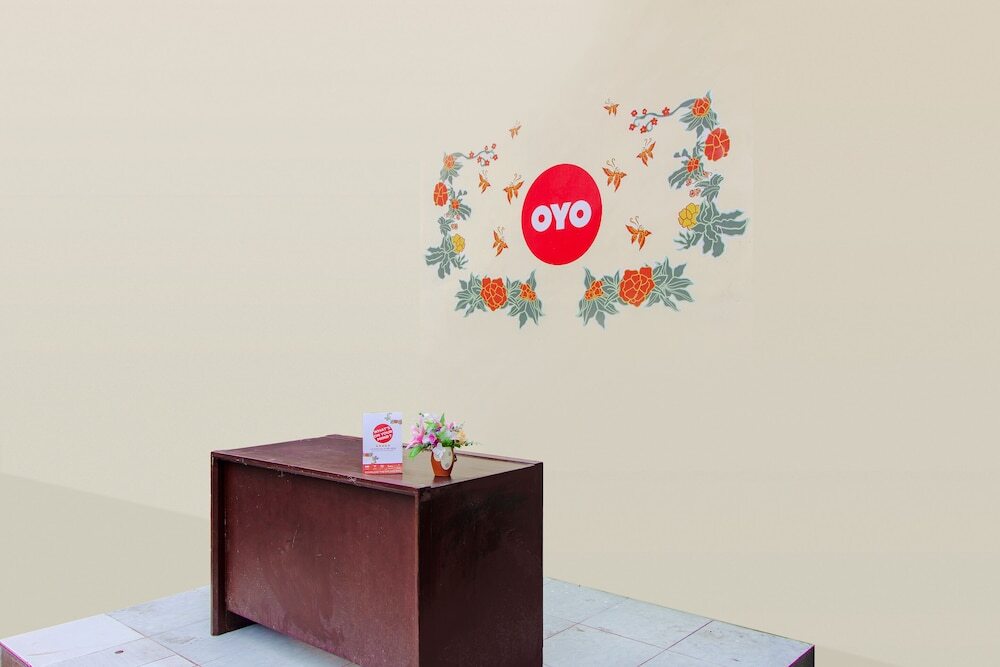 Депок: Grand Monica by OYO Rooms