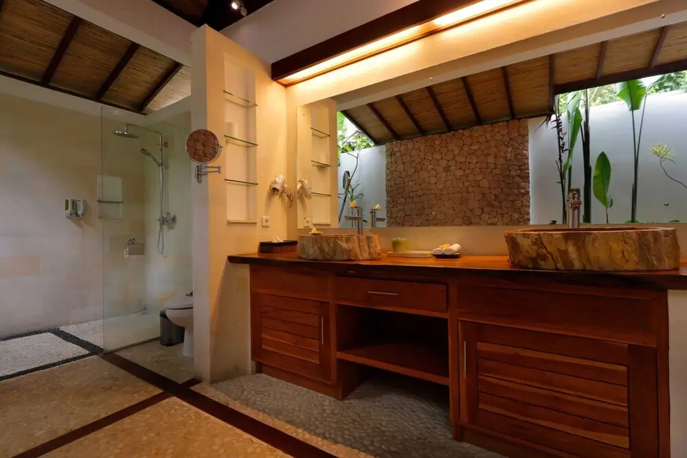Сукасада: 2 BR Villa With Fantastic Ocean View, Lovina With Staff