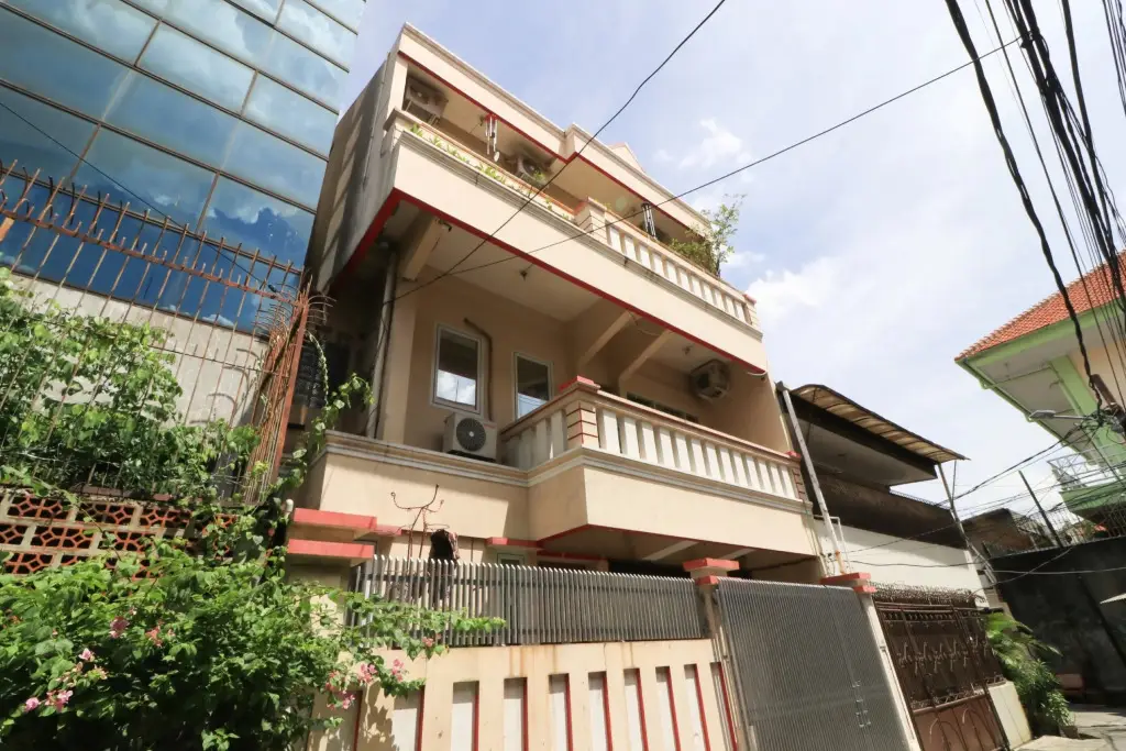 Джакарта: Eiffel Residence Batu Tulis 37 - Female Only