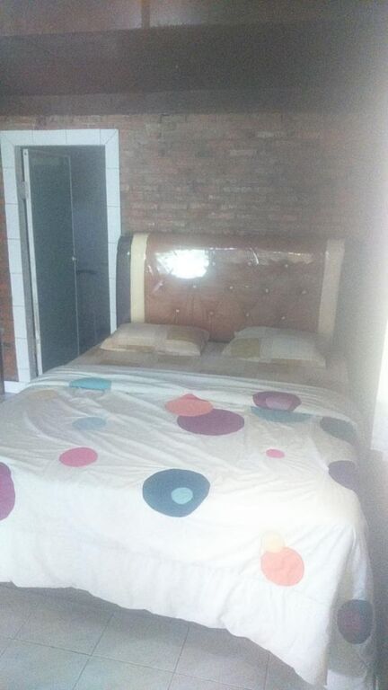 Озеро Тоба: Laster Jony's Guest House