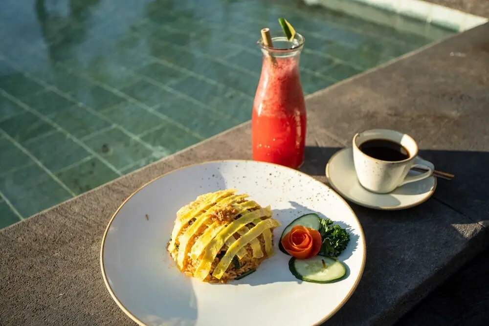 Чангу: Breathtaking Private Villa, 6 BR, Canggu With Staff