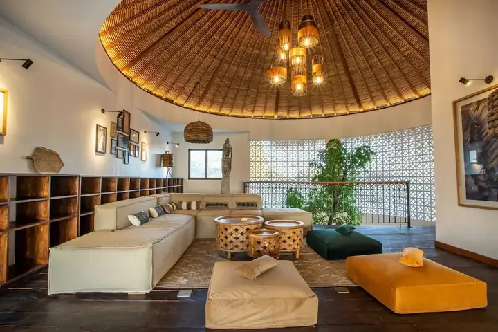 Чангу: Breathtaking Private Villa, 6 BR, Canggu With Staff