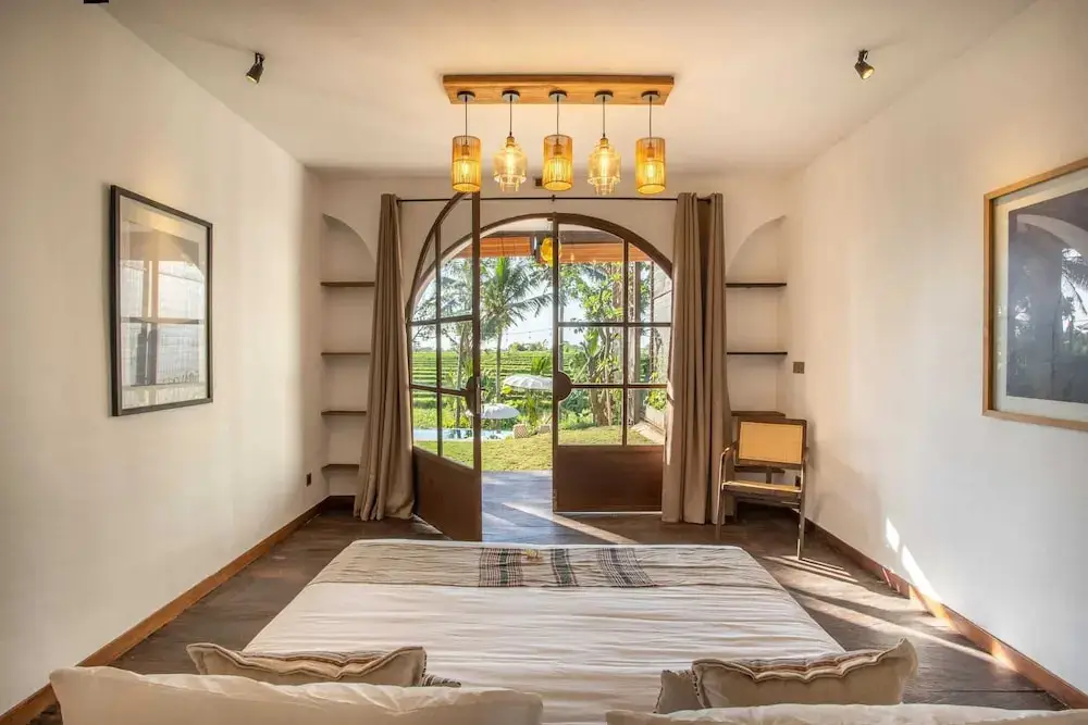 Чангу: Breathtaking Private Villa, 6 BR, Canggu With Staff