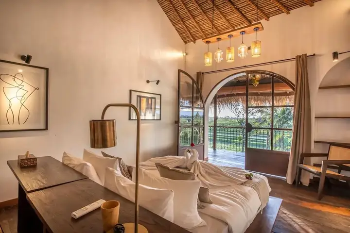 Чангу: Majestic Private Villa, 6 BR, Canggu With Staff
