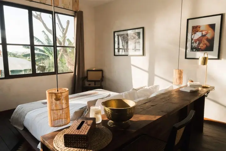 Чангу: Majestic Private Villa, 6 BR, Canggu With Staff