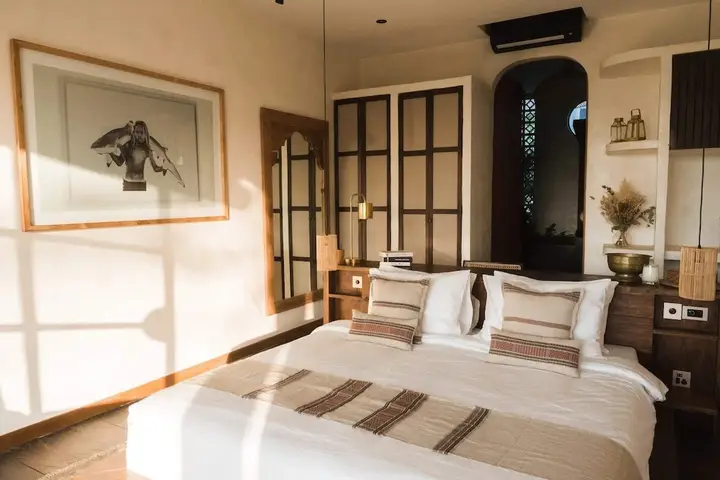 Чангу: Majestic Private Villa, 6 BR, Canggu With Staff