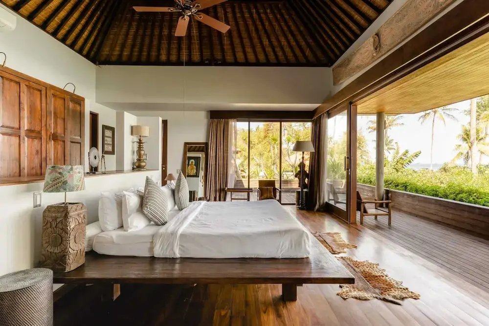 Канди Даса: Secluded Beachfront Villa Manis, 5br, Candidasa