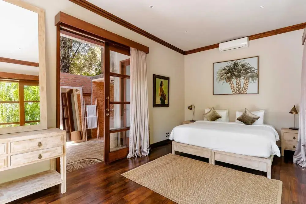 Канди Даса: Secluded Beachfront Villa Manis, 5br, Candidasa
