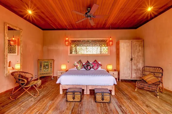 Канди Даса: Secluded Beachfront Villa Manis, 5br, Candidasa