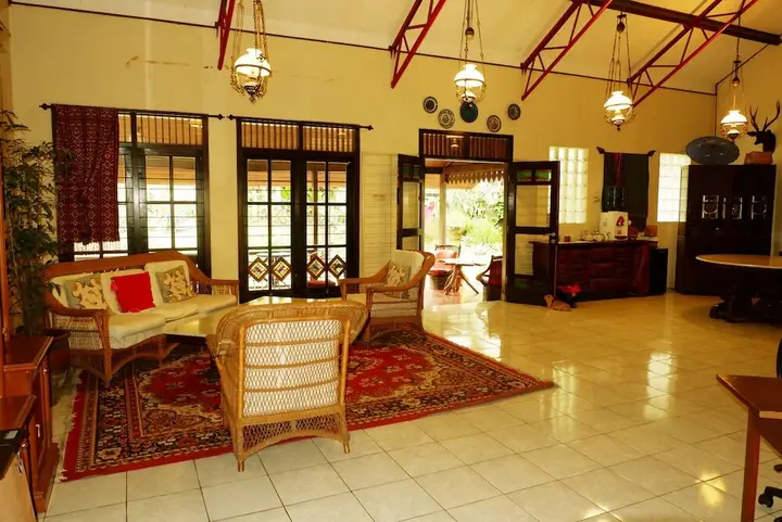 Бату: OYO 438 Cemara's Homestay