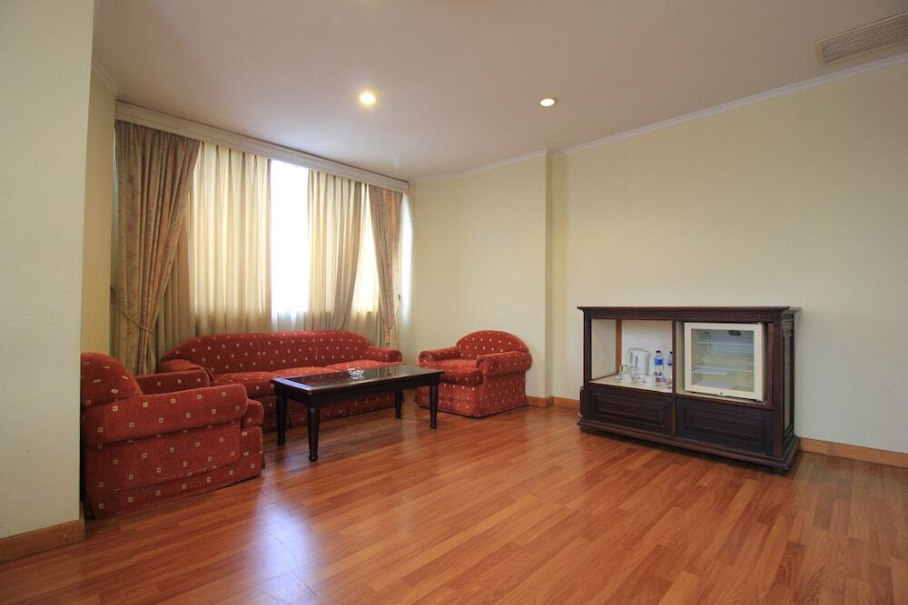 Пеканбару: Capital O 1583 Mutiara Merdeka Hotel