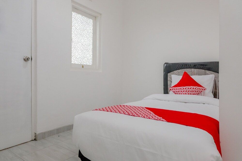 Медан: Oyo 1176 J3 Residence Syariah