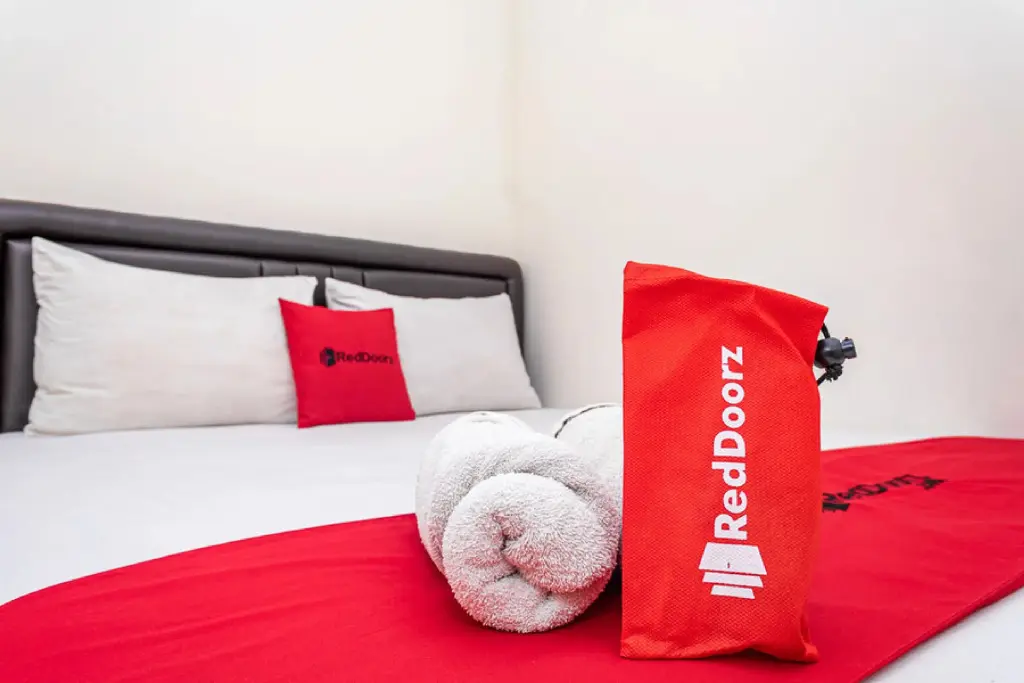 Бандунг: RedDoorz near Alun Alun Bandung 2