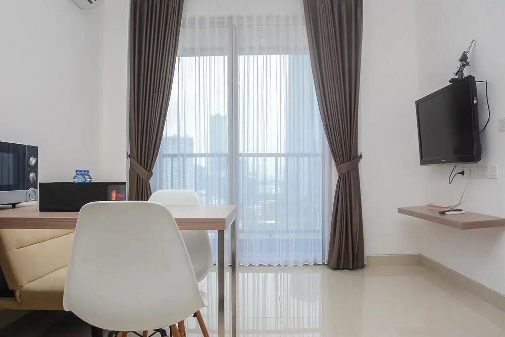 Джакарта: Modern 1BR at Ciputra World 2 Apartment