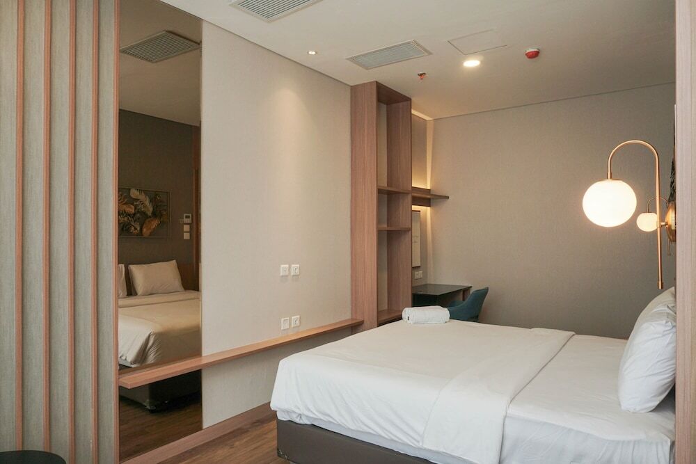 Джакарта: Luxurious 2BR at Sudirman Suites Apartment