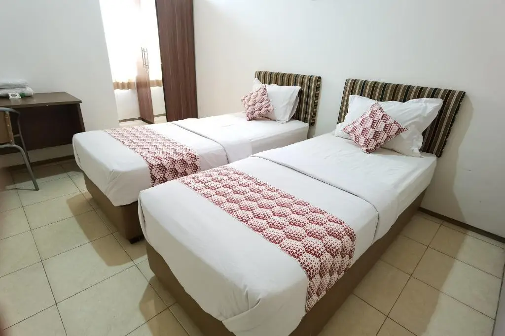 Сурабая: OYO 90075 Feliz Hotel